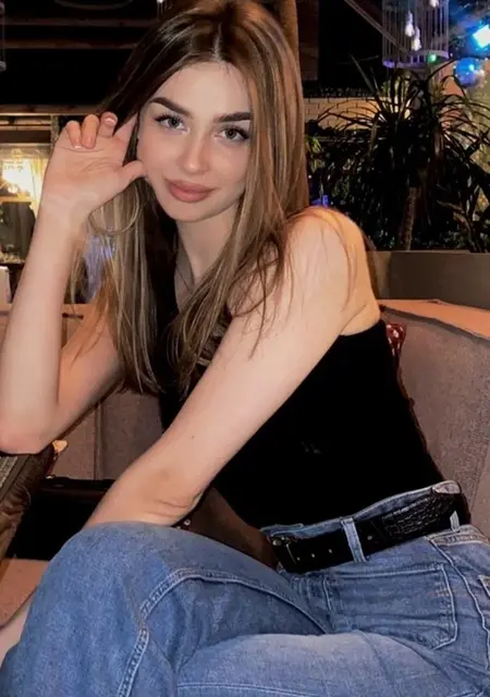 Я Анастасия, 20, из Ульяновска, ищу знакомство для постоянных отношений