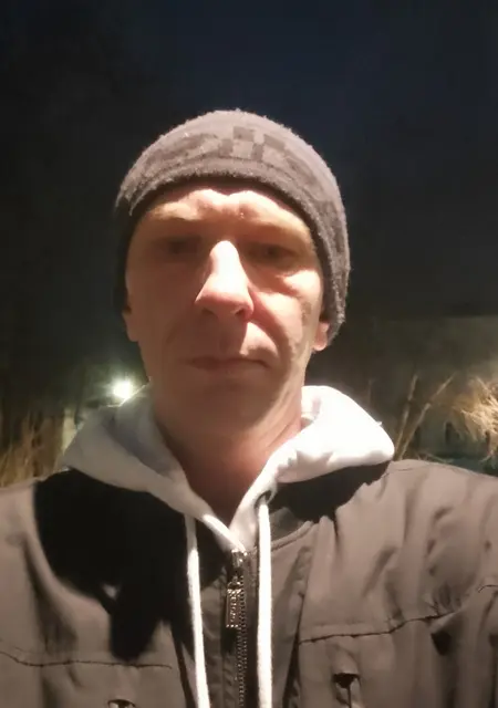 Я Михаил, 35, из Санкт-Петербурга, ищу знакомство для дружбы