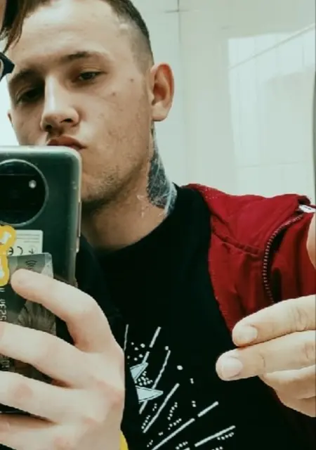 Я Роман, 24, из Ейска, ищу знакомства без обязательств