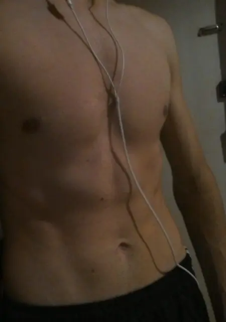 Павел из Ногликов, мне 26, познакомлюсь на одну ночь