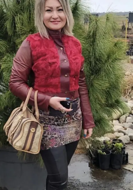 Irina из Ессентуков, мне 49, познакомлюсь для общения