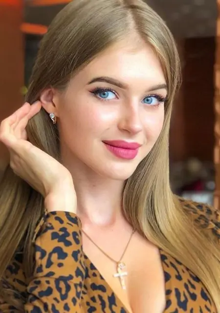 Аня из Самары, мне 28, познакомлюсь для общения