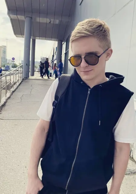 Дима из Самары, мне 22, познакомлюсь для приятного времяпровождения