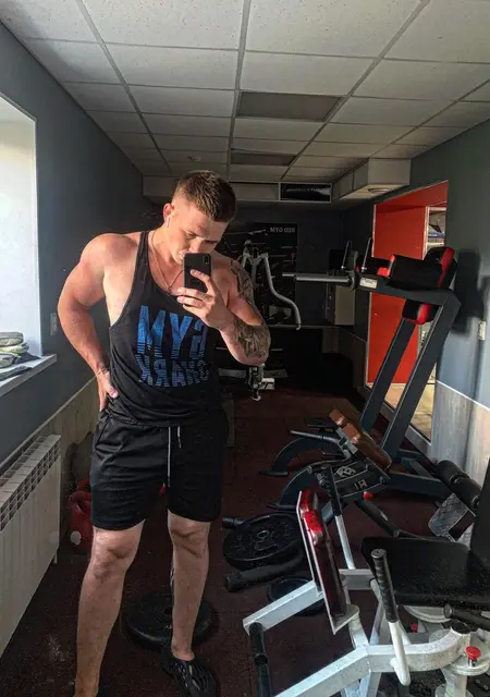 Егор из Павлова, мне 26, познакомлюсь для общения