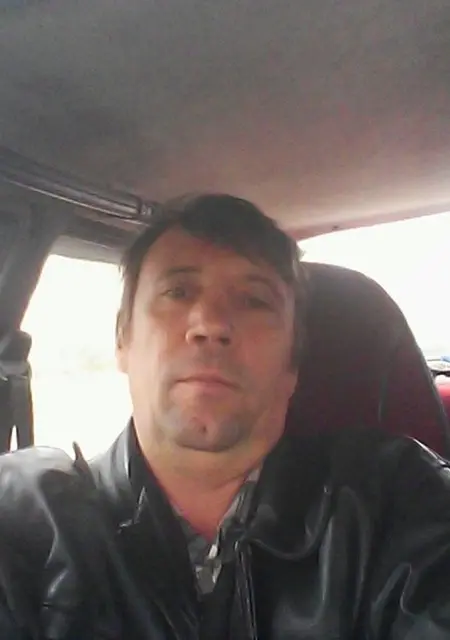 Я Денис, 53, знакомлюсь на одну ночь в Бронницах