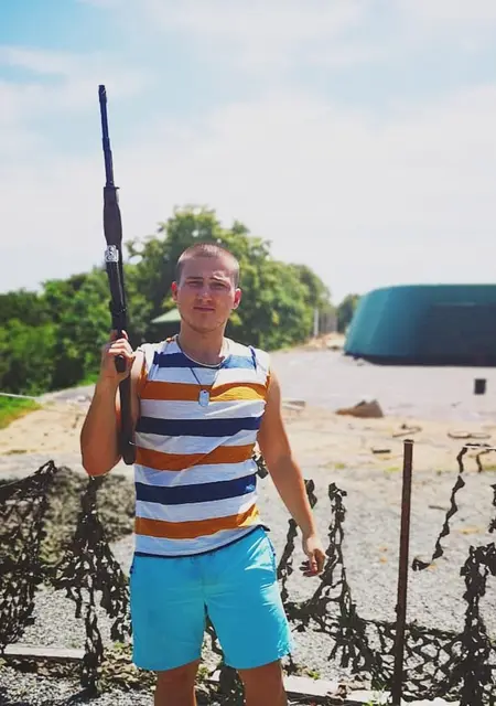 Лёха из Костюковичей, мне 28, познакомлюсь на одну ночь