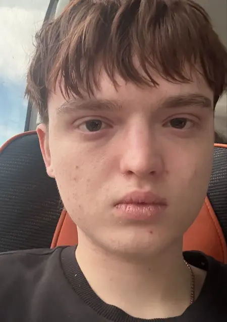 Артём из Белгорода, мне 18, познакомлюсь на одну ночь