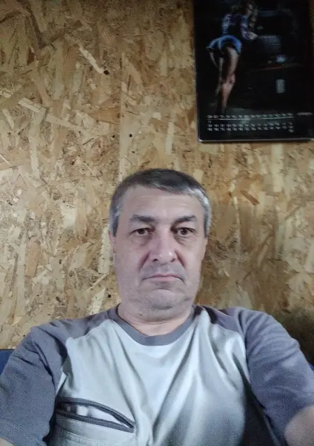 Игорь из Красноярска, ищу на сайте знакомства без обязательств