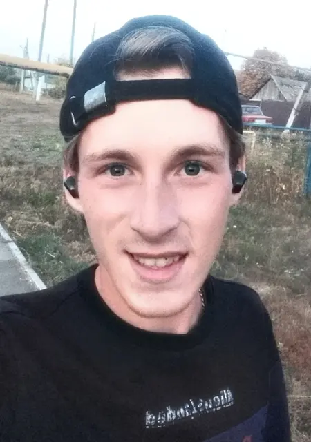 Я Максим, 22, знакомлюсь на одну ночь в Хвалынске