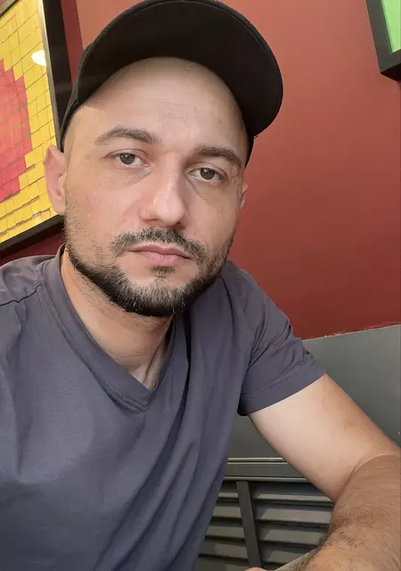 Михаил из Москвы, мне 34, познакомлюсь для открытые отношения