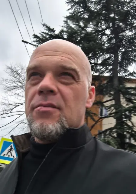 Я Олег, 45, из Москвы, ищу знакомство для приятного времяпровождения