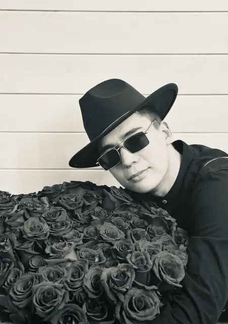 Я Артём, 23, из Златоуста, ищу знакомство для приятного времяпровождения