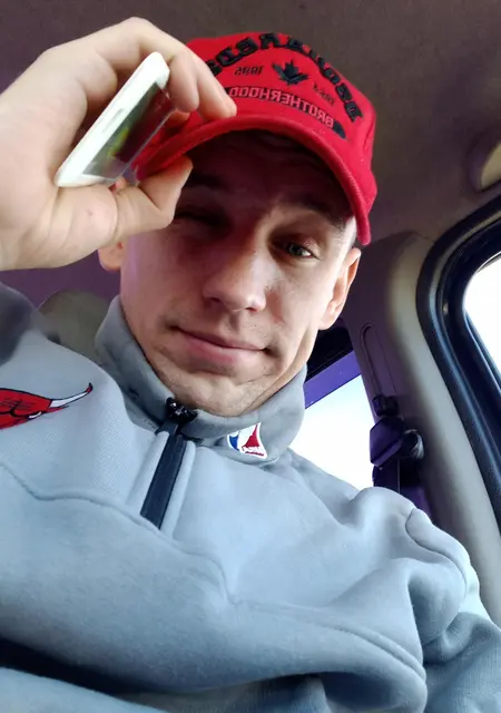 Я Денис, 30, из Горячего Ключа, ищу знакомства на одну ночь