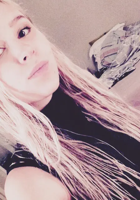 Алиса из Гатчины, мне 25, познакомлюсь для приятного времяпровождения