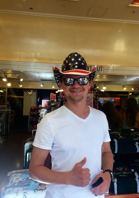 Илья из Химок, ищу на сайте знакомства на одну ночь