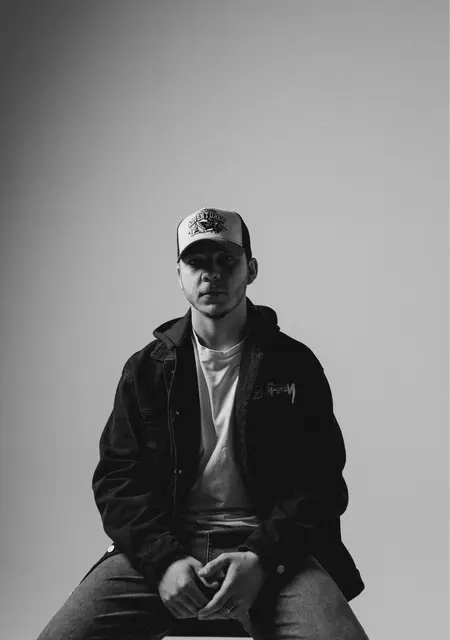 Я Oleg, 26 років з Бердянська, шукаю знайомство для вірт