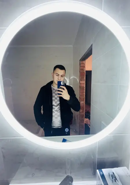 Я Вова, 20, знакомлюсь для приятного времяпровождения в Аксае