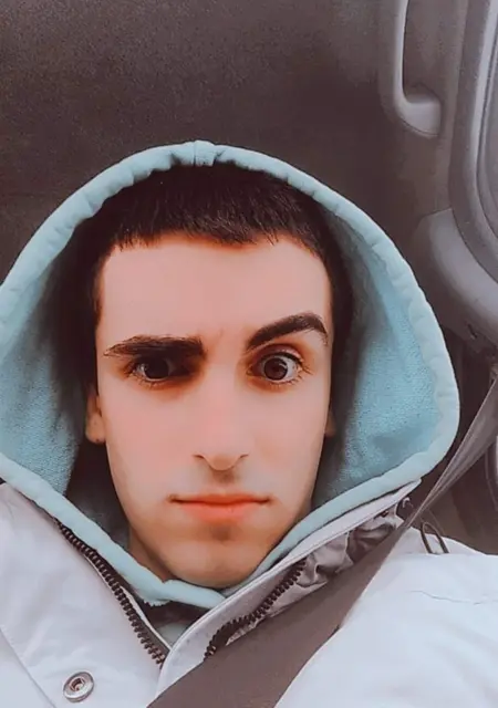 Я Эмиль, 20, из Балакова, ищу знакомства без обязательств