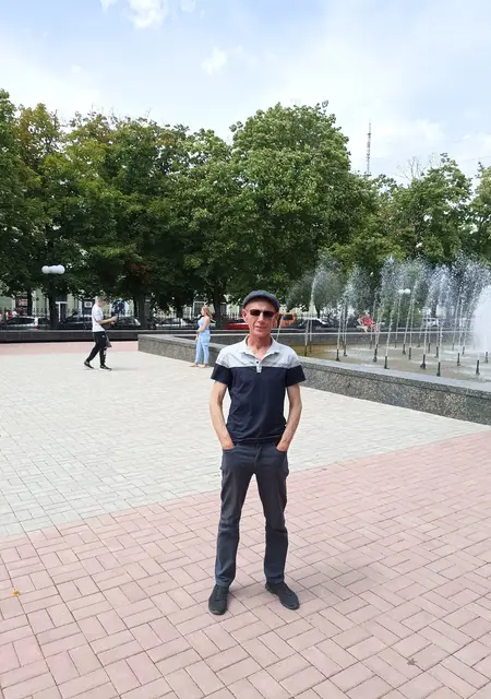 Денис з Новопскова, мені 47 років, познайомлюсь без зобов'язань