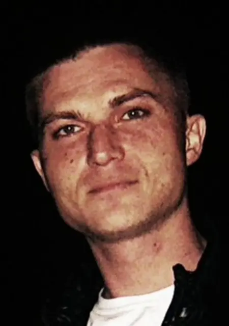 Я Михаил, 43, знакомлюсь без обязательств в Глазове