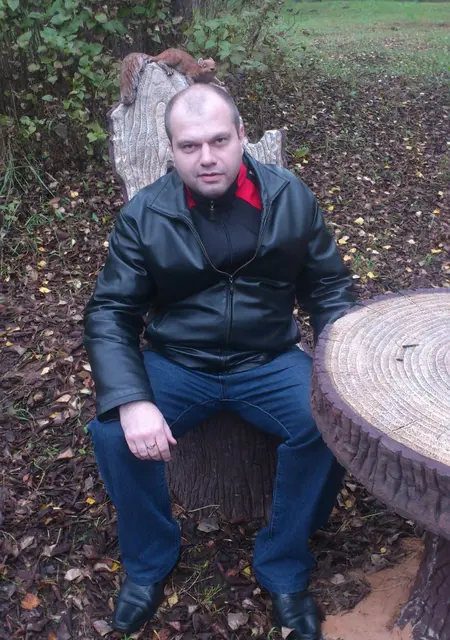 Я Толя, 46, знакомлюсь без обязательств в Луге