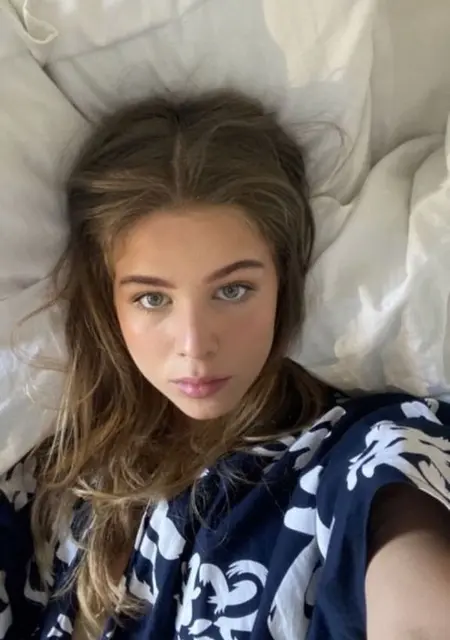 Klara из Стокгольма, мне 19, познакомлюсь для постоянных отношений