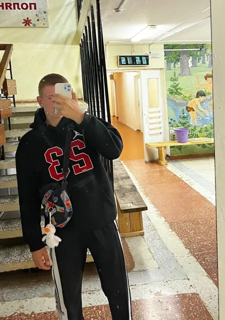 Илья из Орехово-Зуево, мне 19, познакомлюсь без обязательств