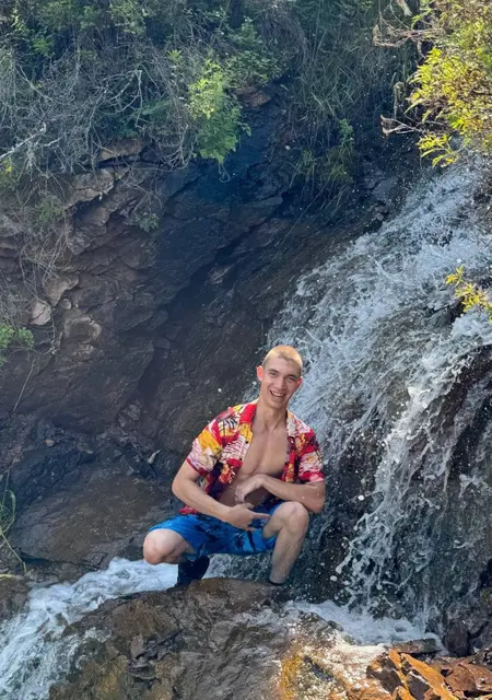 Паша из Ужура, мне 24, познакомлюсь на одну ночь