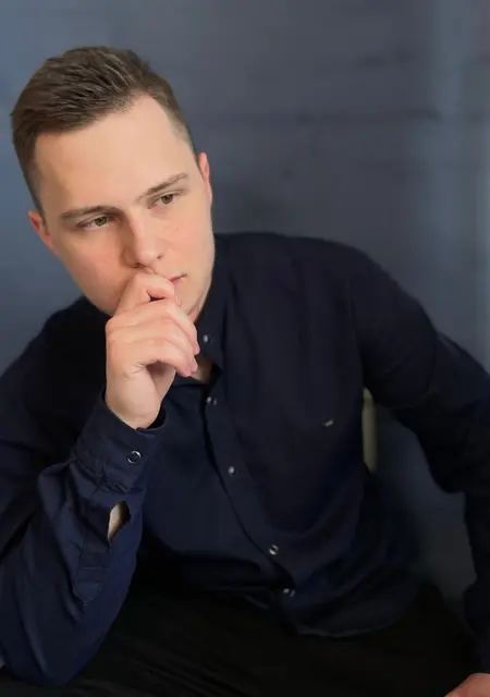 Артур из Ижевска, мне 23, познакомлюсь для приятного времяпровождения