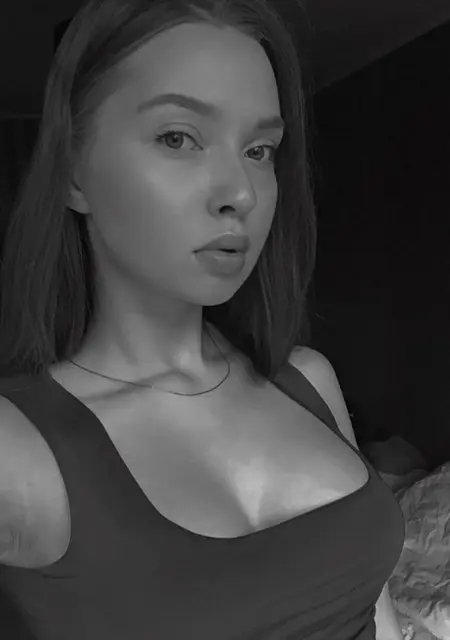 Катя из Смоленска, мне 27, познакомлюсь без обязательств