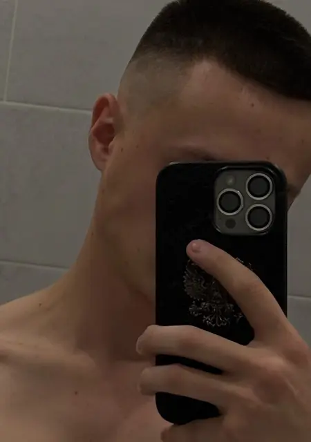 Dima из Читы, мне 21, познакомлюсь без обязательств