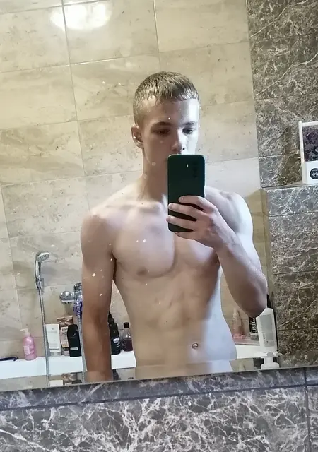 Я Егор, 19, знакомлюсь без обязательств в Дзержинске