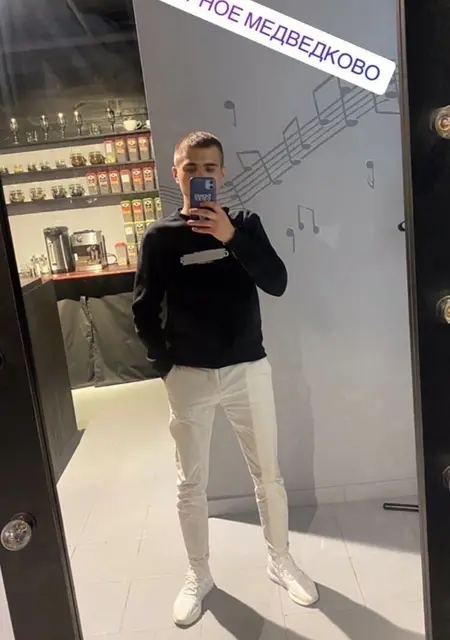 Артем из Серпухова, мне 25, познакомлюсь без обязательств