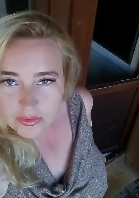 Я Елена, 45, знакомлюсь без обязательств в Казани