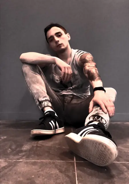 Я Игорь, 28, из Звенигорода, ищу знакомство для приятного времяпровождения