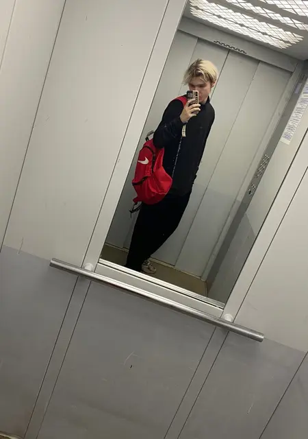 Я Даниил, 21, из Тихвина, ищу знакомства на одну ночь