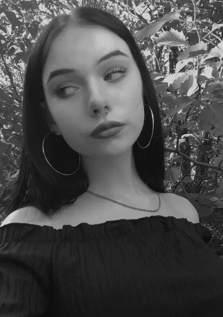 Александра из Тосно, мне 25, познакомлюсь без обязательств