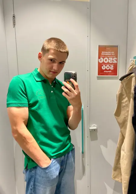 Я Степа, 20, знакомлюсь на одну ночь в Абакане