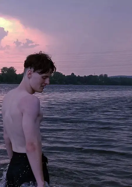 Я Tyler Durden, 21, знакомлюсь без обязательств в Нижнем Тагиле