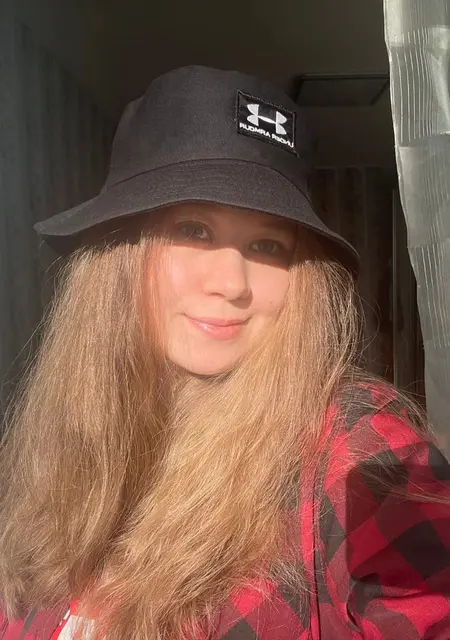 Арина из Волхова, мне 24, познакомлюсь на одну ночь