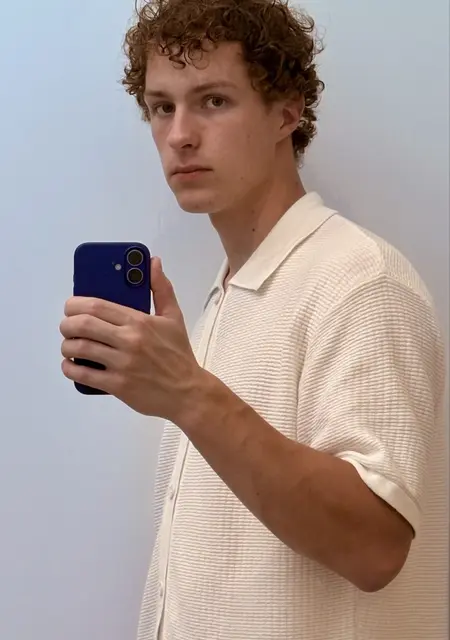 Я Кирилл, 22, из Магадана, ищу знакомства без обязательств