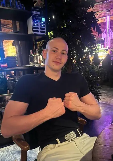 Олег из Новосибирска, ищу на сайте знакомства на одну ночь