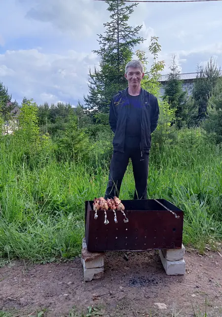 Oleg из Кирова, мне 55, познакомлюсь на одну ночь