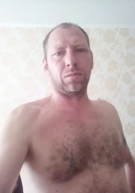 Саша из Кургана, мне 43, познакомлюсь для приятного времяпровождения