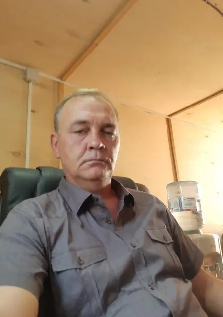 Я Андрей, 54, из Краскова, ищу знакомства без обязательств