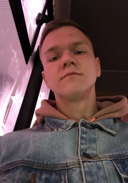 Илья из Шелехова, ищу на сайте знакомства на одну ночь