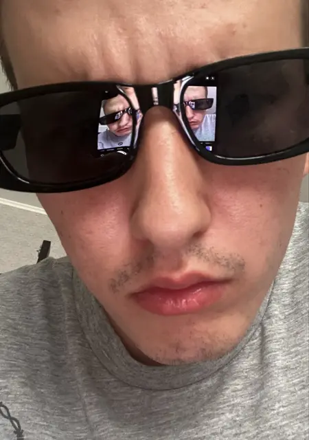 Artur из Москвы, мне 25, познакомлюсь без обязательств