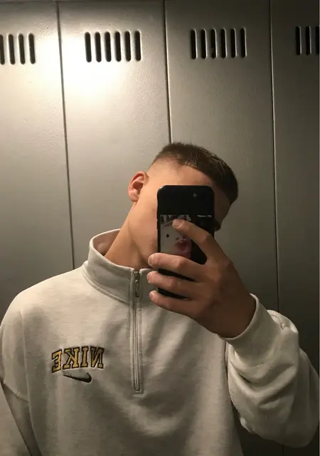 Я Димооон, 21, знакомлюсь для вирта в Нижнем Новгороде