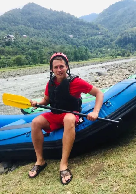 Максим из Астрахани, ищу на сайте знакомства без обязательств