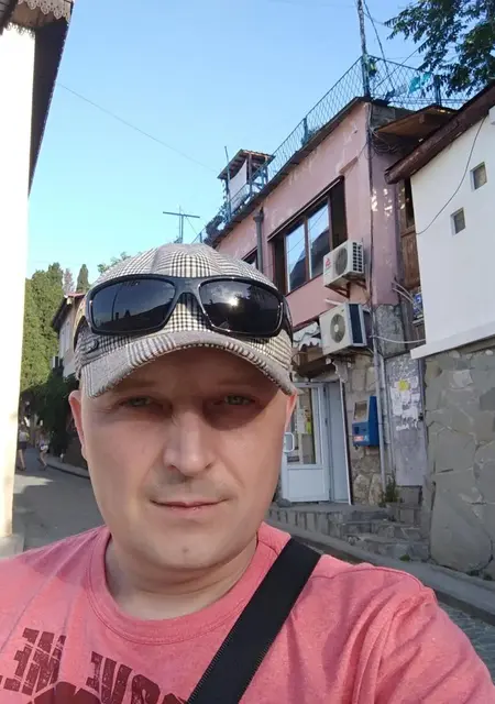 Я Алексей, 47, из Алушты, ищу знакомства без обязательств